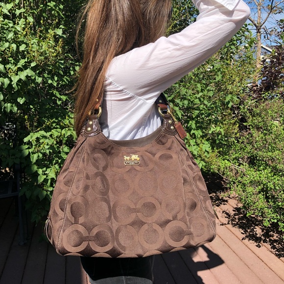 Coach Shoulder Bag, Like New! - Picture 2 of 6